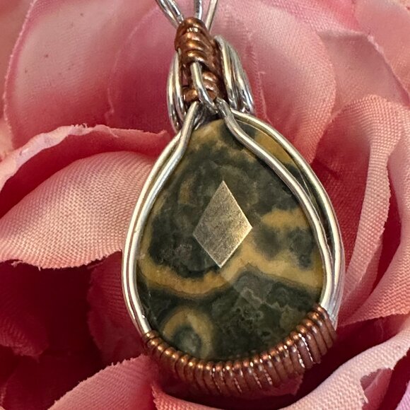 Green/Yellow Jasper Silver and Copper Wrapped Wire Pendant - Picture 10 of 12